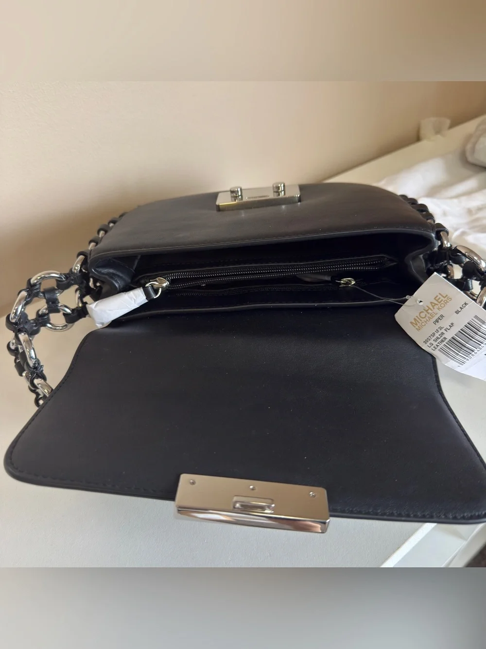 Michael Kors PIPER LG SHLDR FLAP LEATHER